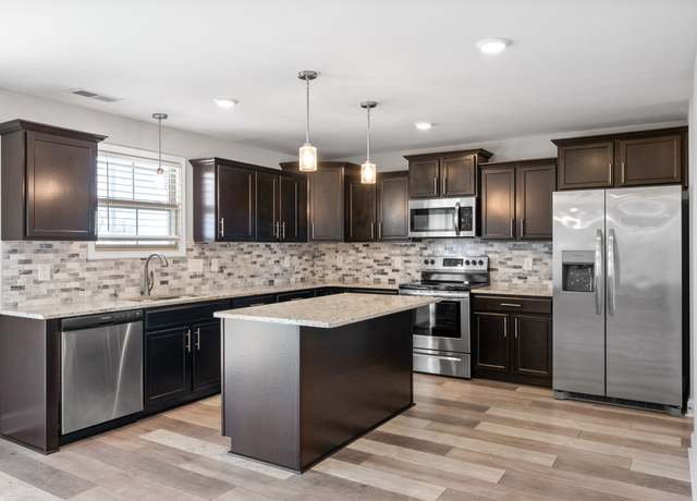 Property at 3035 Fort Sumter Dr, Clarksville, TN 37042, 4 beds, 2.5 baths