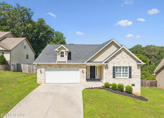 Property at 809 Mackenzie Dr, Maryville, TN 37804, 3 beds, 2 baths