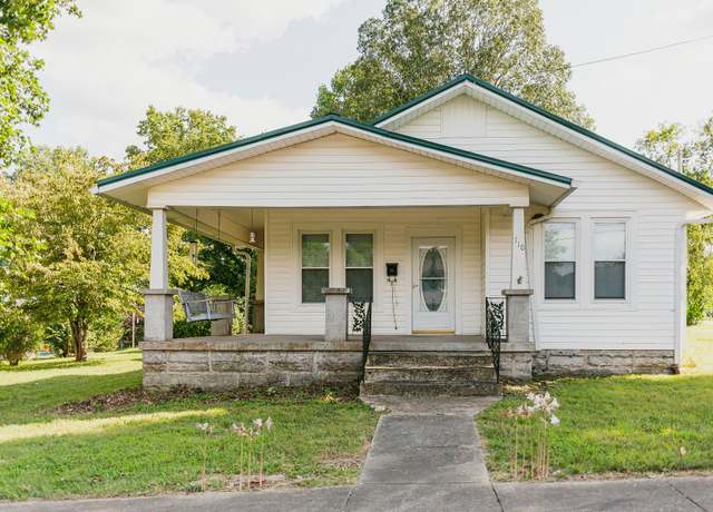 Property at 110 Jefferson Ave E, Carthage, TN 37030, 3 beds, 1 bath