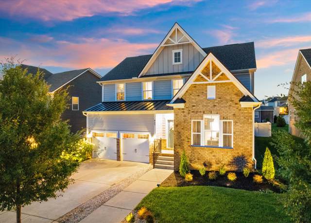 Property at 927 Orchid Pl, Hendersonville, TN 37075, 4 beds, 3 baths