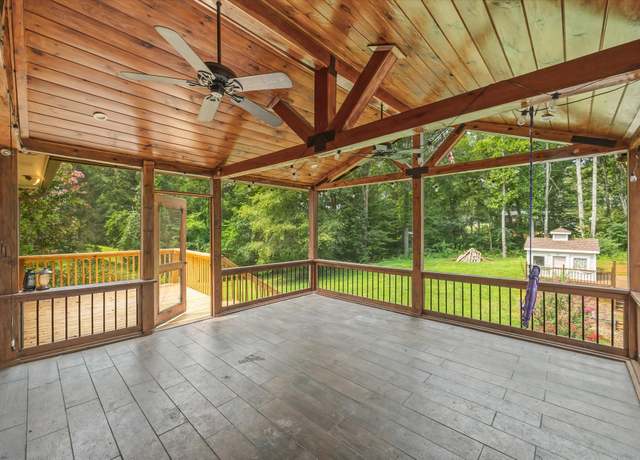 Property at 1575 Rosebank Ave, Cookeville, TN 38506, 4 beds, 2.5 baths