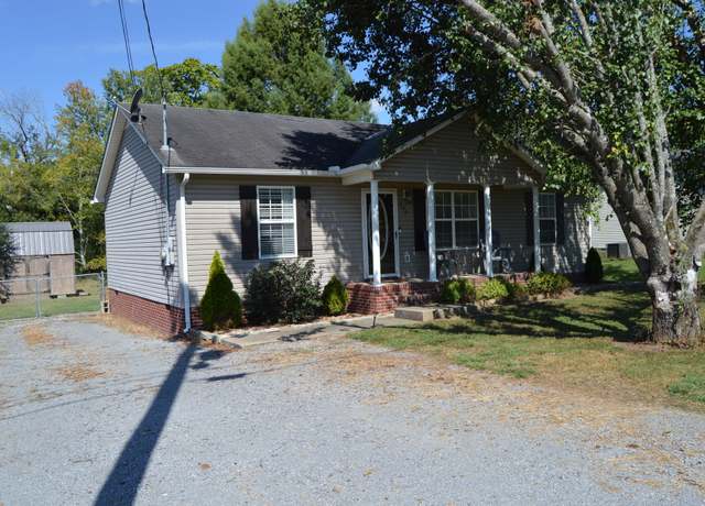Property at 300 Canova Dr, Shelbyville, TN 37160, 3 beds, 2 baths