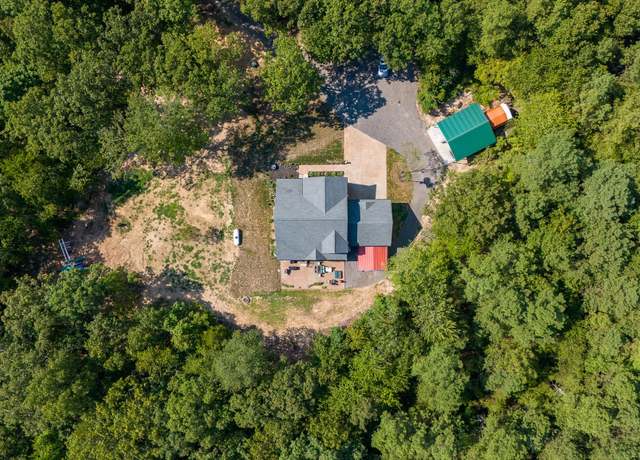 Property at 2999 Dugley Branch Dr, Bon Aqua, TN 37025, 4 beds, 3.5 baths