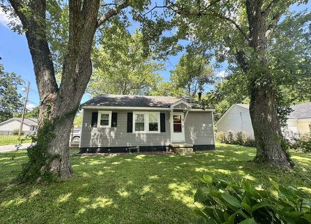 Property at 201 S Maple St, Tullahoma, TN 37388, 2 beds, 0.5 baths