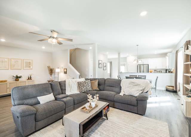Property at 618 Tulip Cir, Gallatin, TN 37066, 3 beds, 2.5 baths