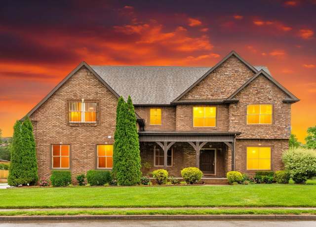 Property at 1957 Boyer Blvd, Clarksville, TN 37043, 4 beds, 2.5 baths