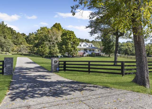 Property at 8756 Poplar Creek Rd, Nashville, TN 37221, 3 beds, 3.5 baths