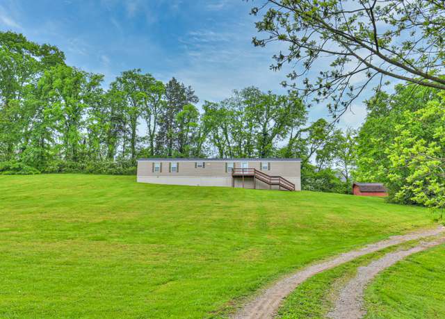 Property at 1687 Columbia Rock Rd, Columbia, TN 38401, 3 beds, 2 baths