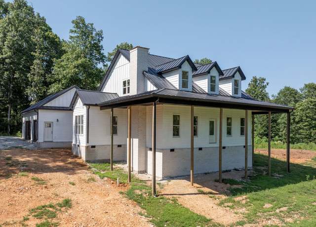 Property at 1061 Big Bartons Crk, Dickson, TN 37055, 4 beds, 3 baths