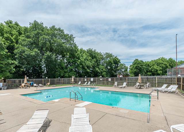 Property at 4828 Club Dr, Old Hickory, TN 37138, 2 beds, 2 baths