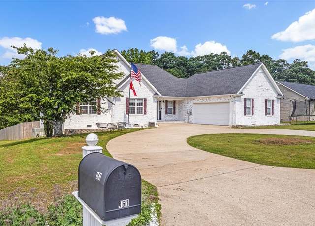 Property at 161 Cumberland Oaks Dr, Tullahoma, TN 37388, 3 beds, 2 baths