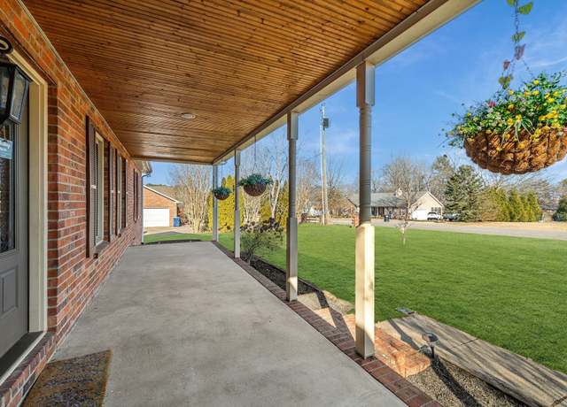 Property at 178 Elizabeth Dr, Murfreesboro, TN 37128, 3 beds, 3 baths