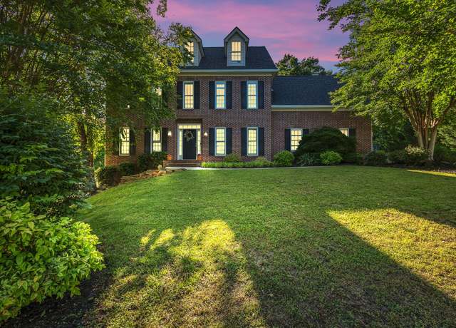 Property at 1801 Lakemont Ln, Knoxville, TN 37922, 5 beds, 3.5 baths