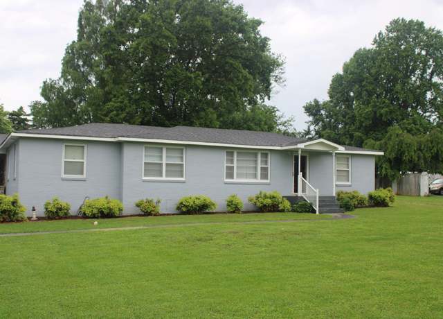Property at 103 Franklin St, Mcminnville, TN 37110, 3 beds, 2 baths