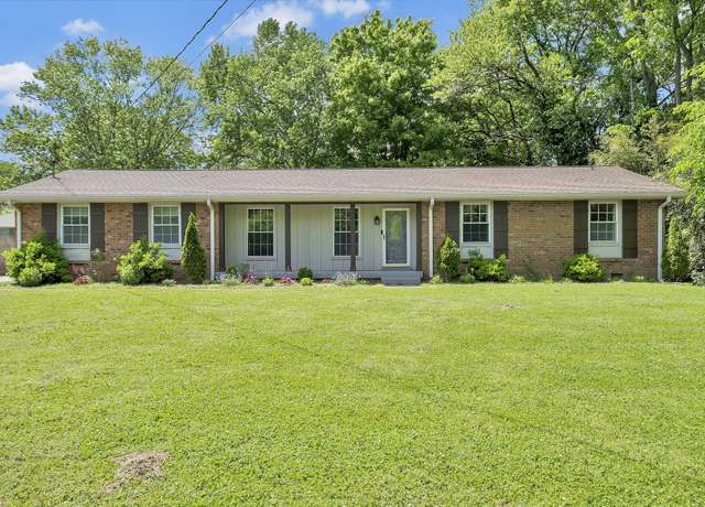 Property at 213 Ivy Dr, Hendersonville, TN 37075, 3 beds, 2 baths
