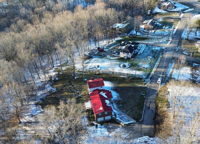 Property at 1008 Allen Rd, Ashland City, TN 37015, 4 beds, 2.5 baths