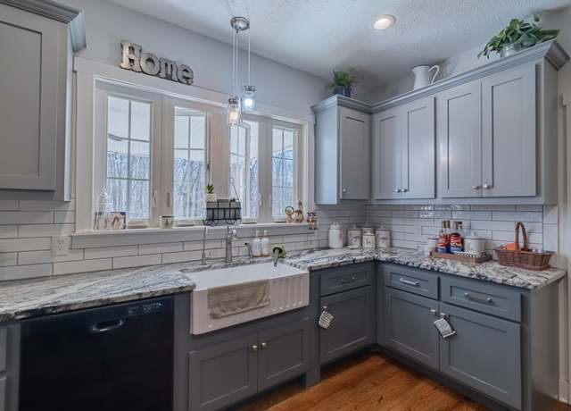 Property at 362 Lakeview St, Manchester, TN 37355, 3 beds, 2 baths