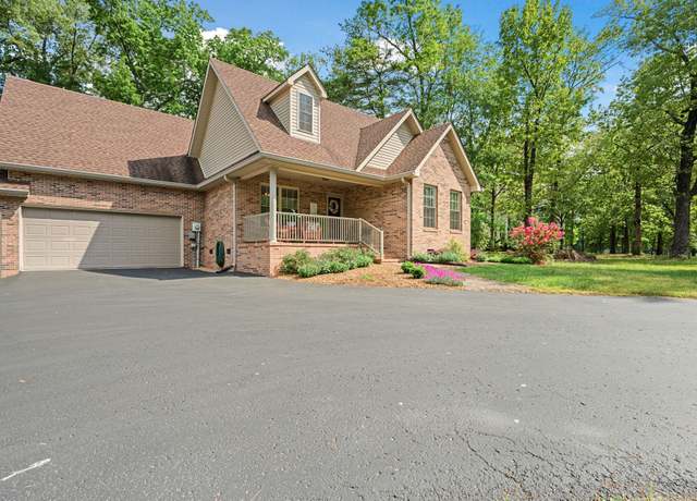 Property at 806 Forrest Dr, Tullahoma, TN 37388, 3 beds, 2 baths