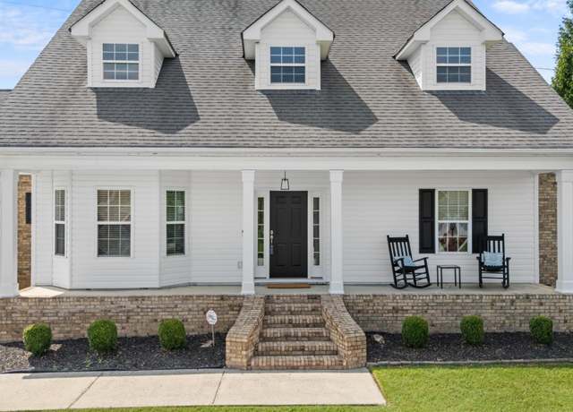 Property at 8746 Streamside Dr, Ooltewah, TN 37363, 3 beds, 2.5 baths