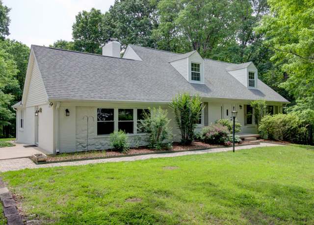 Property at 339 Thompson Ln, Clarksville, TN 37040, 6 beds, 3.5 baths
