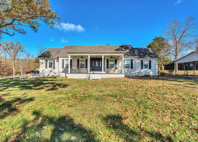 Property at 125 Airport Rd, Clifton, TN 38425, 4 beds, 3.5 baths