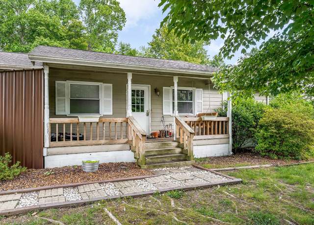 Property at 139 Old Standing Stone Rd, Livingston, TN 38570, 4 beds, 2 baths
