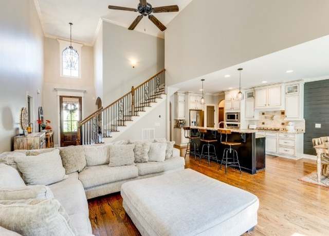 Property at 2007 Brisbane Dr, Spring Hill, TN 37174, 4 beds, 3 baths
