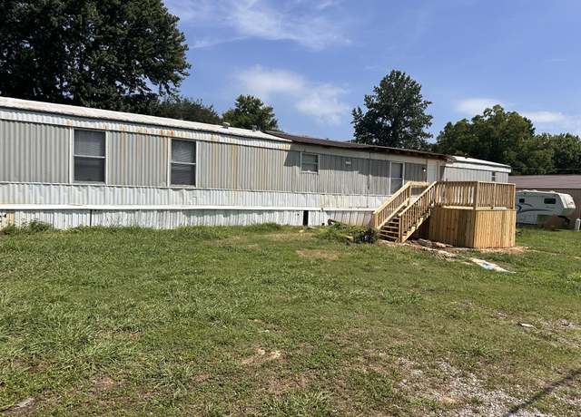 Property at 535 Davis St, Smithville, TN 37166, 3 beds, 2 baths