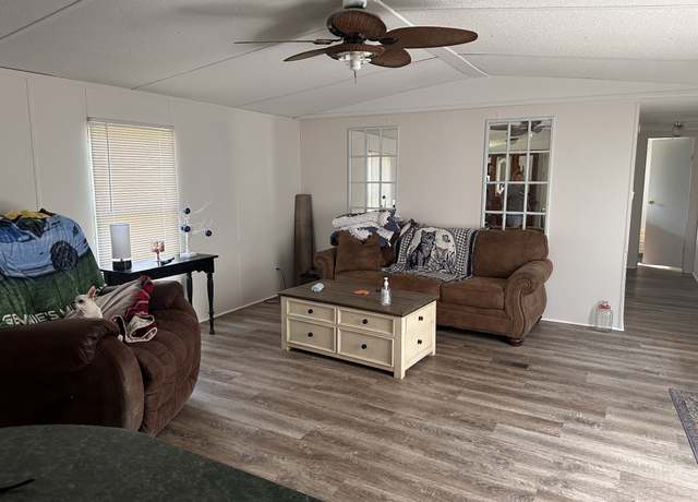 Property at 535 Davis St, Smithville, TN 37166, 3 beds, 2 baths
