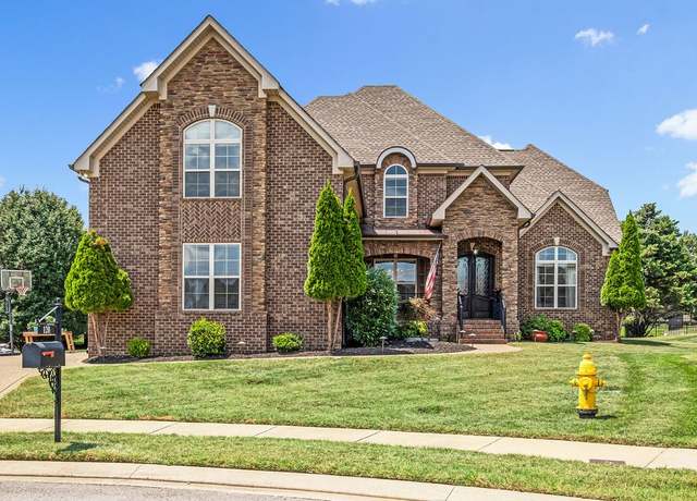Property at 120 Fraser Pl, Hendersonville, TN 37075, 4 beds, 3.5 baths