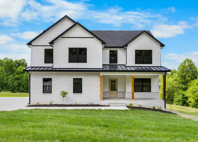 Property at 983 Palmyra Rd, Clarksville, TN 37040, 4 beds, 2.5 baths