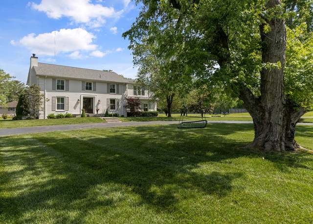 Property at 1946 Harpeth River Dr, Brentwood, TN 37027, 4 beds, 3.5 baths
