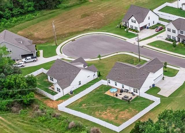 Property at 104 Curbow Ct, Shelbyville, TN 37160, 4 beds, 2.5 baths