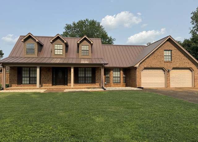 Property at 114 E Oak Hill Dr, Florence, AL 35633, 3 beds, 3 baths
