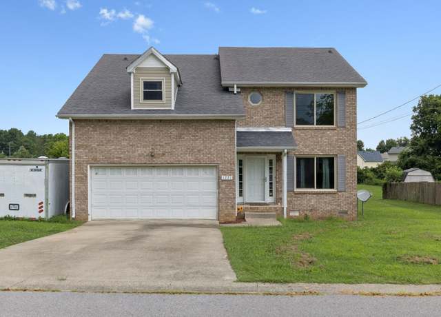 Property at 1221 Shorehaven Dr, Clarksville, TN 37042, 3 beds, 2.5 baths