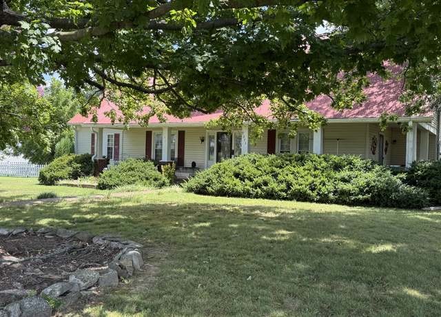 Property at 3371 Highway 76, Cottontown, TN 37048, 4 beds, 3 baths