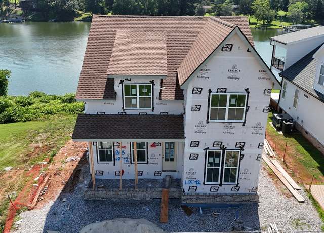 Property at 1108 N Jefferson St, Winchester, TN 37398, 4 beds, 5.5 baths