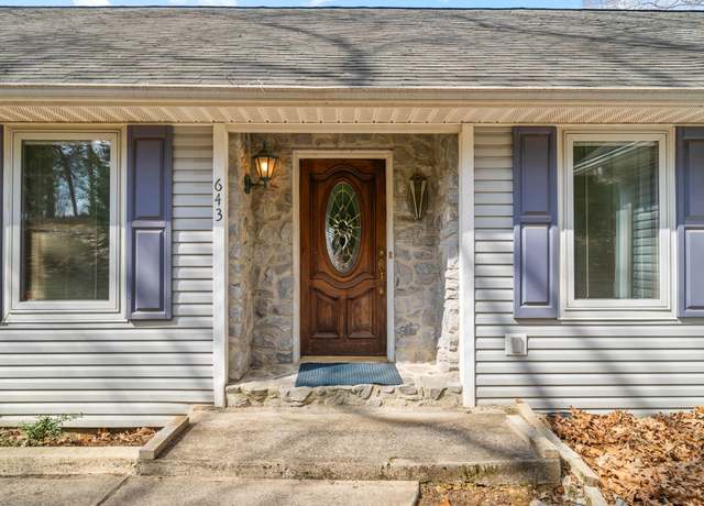 Property at 643 Holiday Way, Cadiz, KY 42211, 5 beds, 3.5 baths
