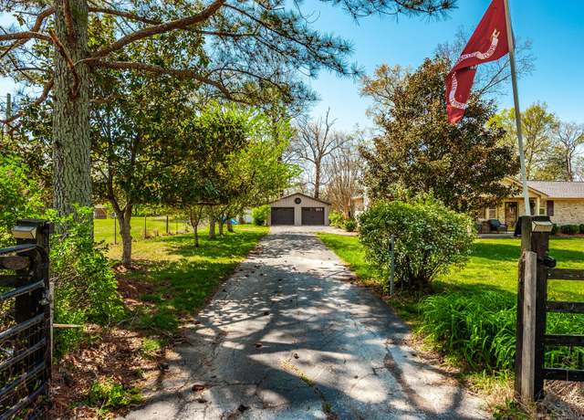 Property at 50 Academy Rd, Lebanon, TN 37087, 4 beds, 2 baths