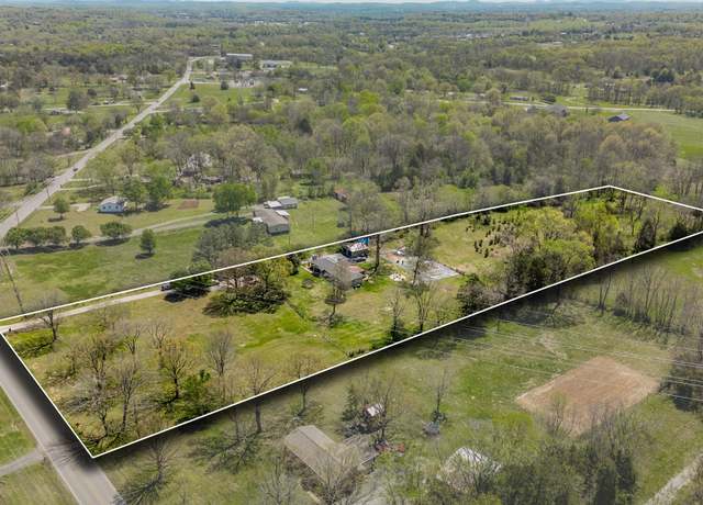 Property at 50 Academy Rd, Lebanon, TN 37087, 4 beds, 2 baths