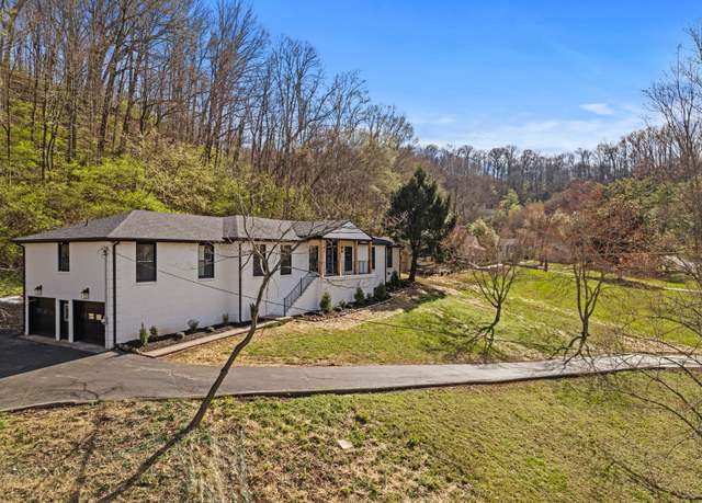 Property at 6611 Ellesmere Rd, Nashville, TN 37205, 5 beds, 3 baths