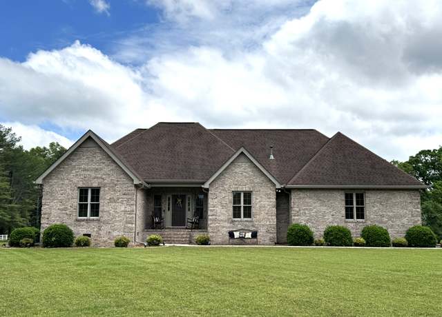 Property at 290 Parkway Rd, Tullahoma, TN 37388, 4 beds, 3.5 baths