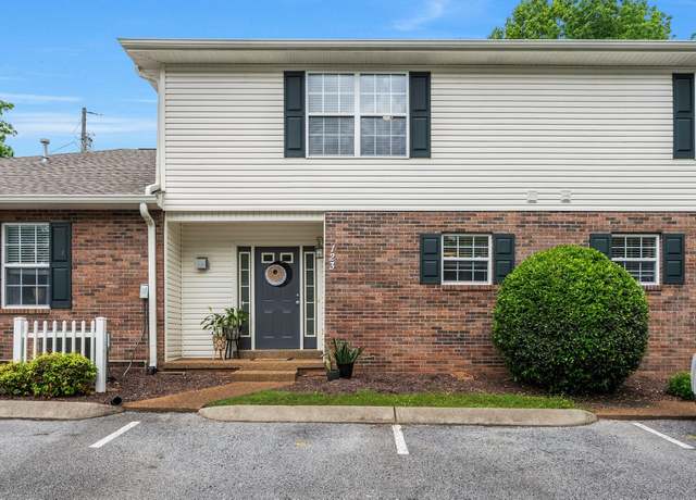 Property at 123 Eastdale Ln, Dickson, TN 37055, 2 beds, 2.5 baths
