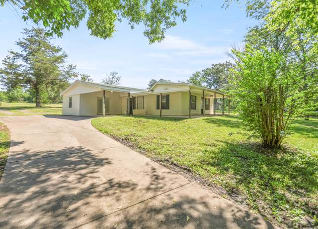 Property at 561 Odoms Bend Rd, Gallatin, TN 37066, 3 beds, 2 baths