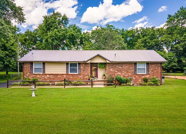 Property at 620 General Barksdale Dr, Smyrna, TN 37167, 3 beds, 1.5 baths