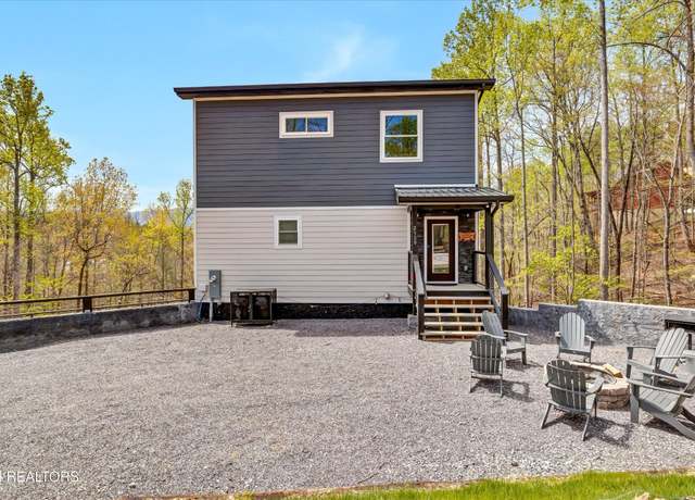 Property at 2520 Treehouse Ln, Sevierville, TN 37876, 2 beds, 2 baths