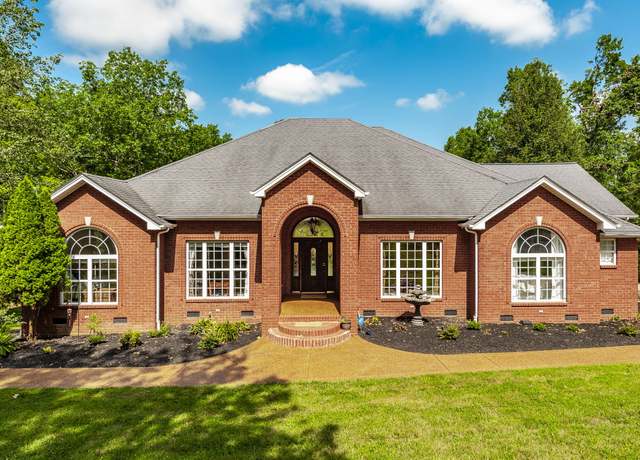 Property at 1800 Liberty Ln, Gallatin, TN 37066, 4 beds, 4.5 baths