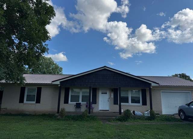 Property at 703 9th St, Lawrenceburg, TN 38464, 3 beds, 1.5 baths