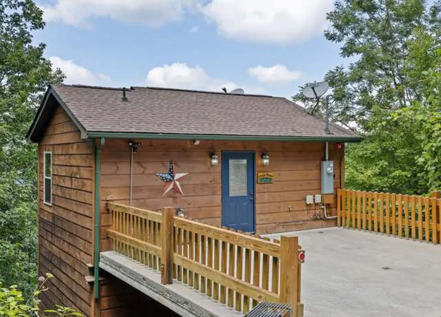 Property at 1454 Nordic Dr, Gatlinburg, TN 37738, 2 beds, 2 baths