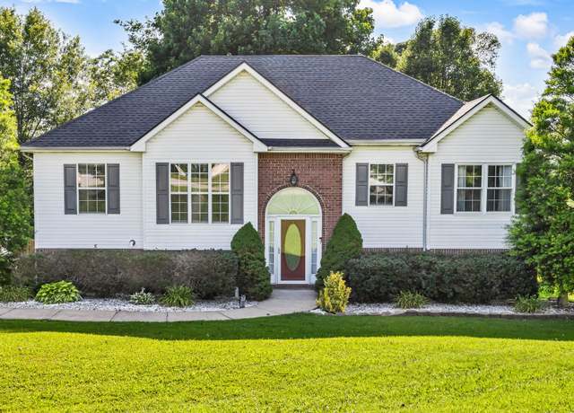 Property at 720 Superior Ln, Clarksville, TN 37043, 4 beds, 3 baths